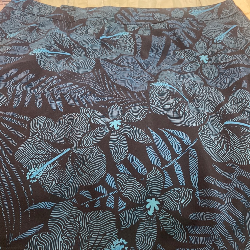 Rip Skirt Hawaii Swimsuit Wrap / athletic Skirt in Black / hibiscus print